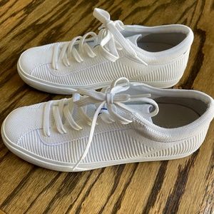 Rothy’s lace up sneaker  8